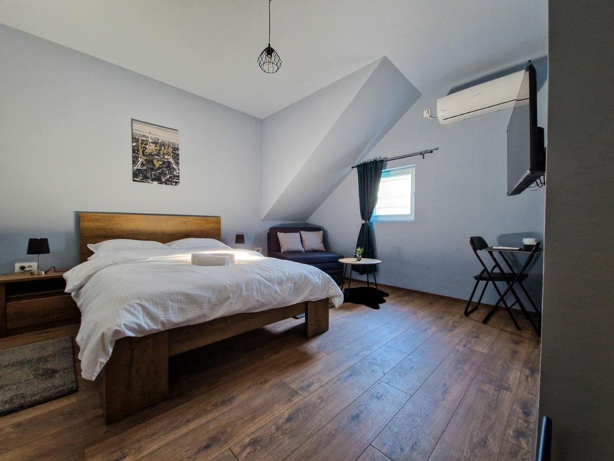 Xxl Rooms Osijek Exterior foto